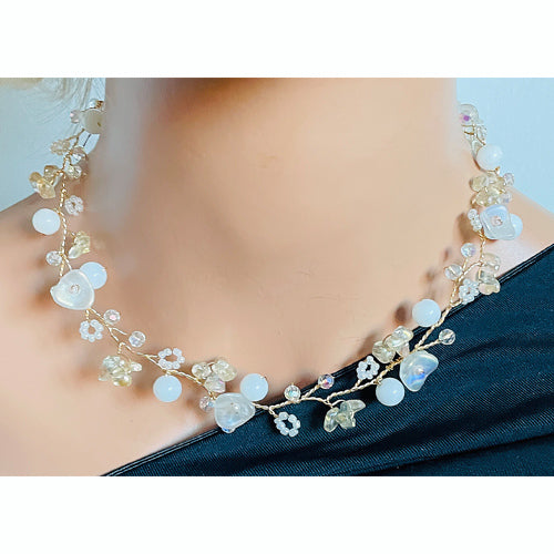 White Flowers Necklace