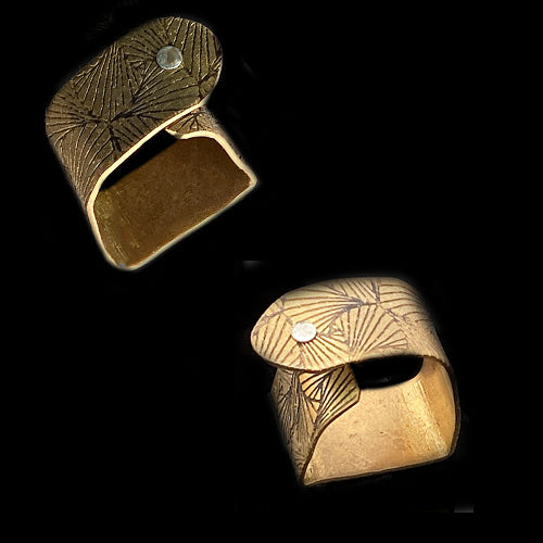 Square Rivet Brass Ring*