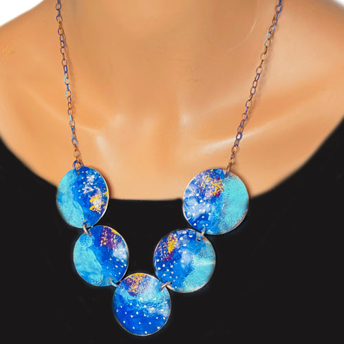 ARTISTIC CIRCLES SHAPE NECKLACE