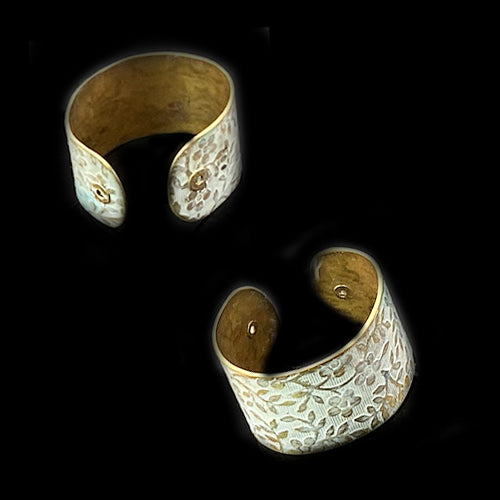 White Flowers Brass Ring*